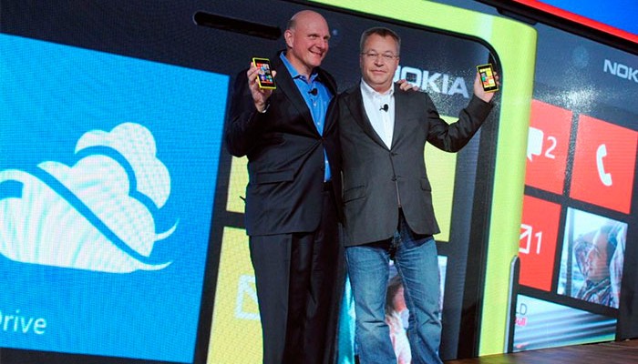 Stephen Elop y Steve Ballmer presentando los nuevos Nokia Lumia con Windows Phone 8
