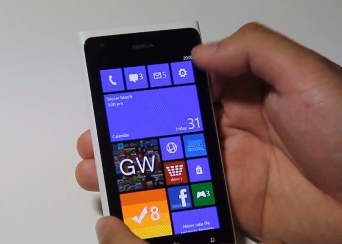 Nokia Lumia 800 con Windows Phone 7.8