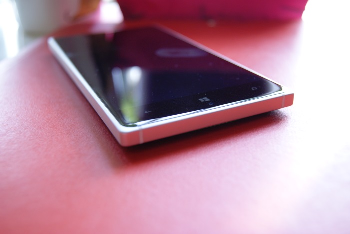 Nokia Lumia 830 inferior