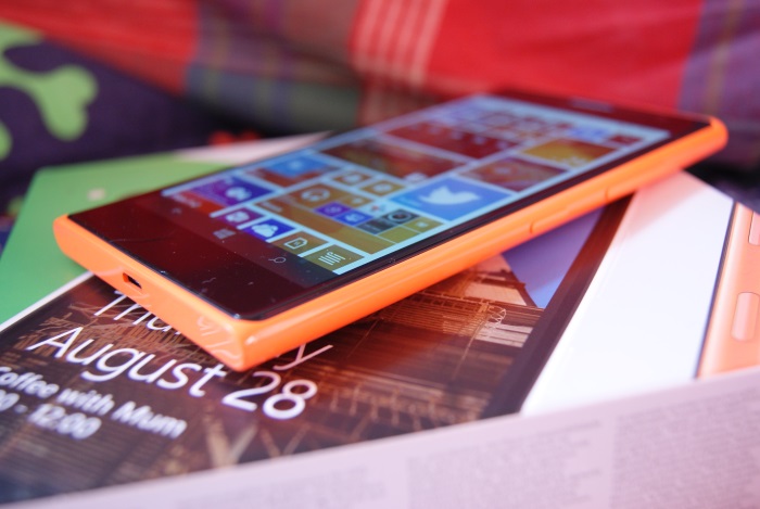 Nokia Lumia 735 pantalla gran angular