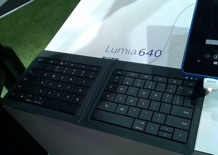 Lumia 640 con teclado Bluetooth