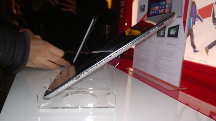 Grosor de tablet Lenovo Miix 8